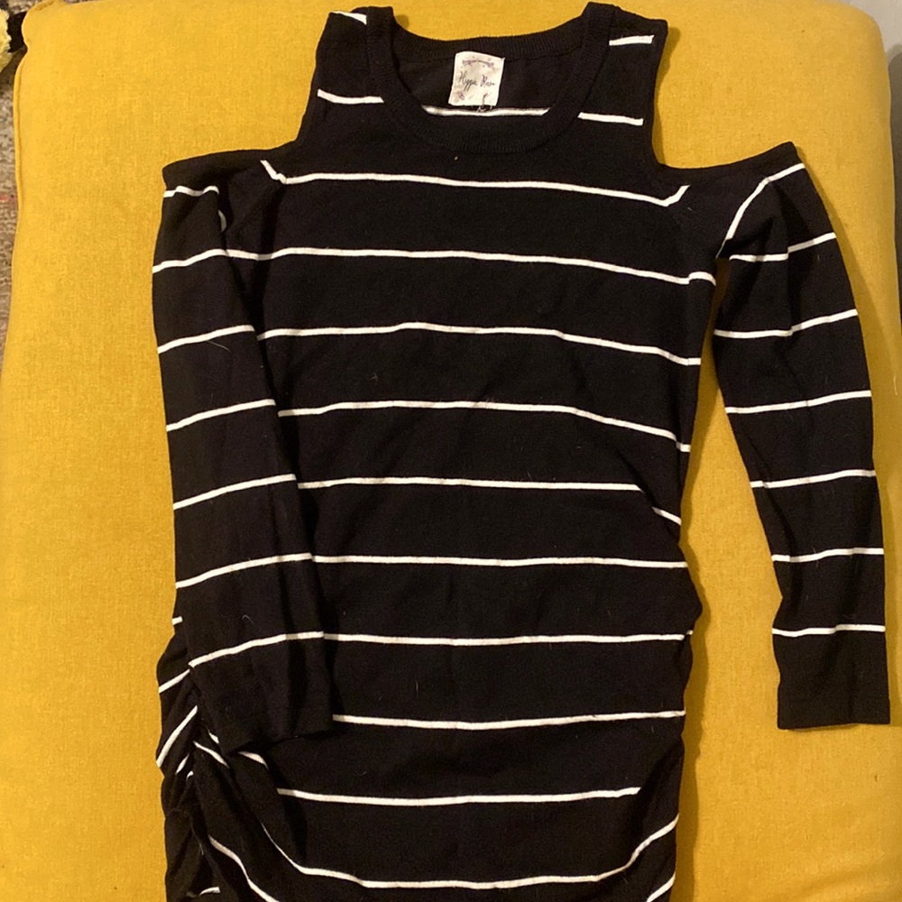 Open shoulder black and white sweater